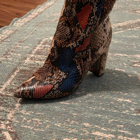 Snake skin (multi color) bootie - Picture 2 of 4